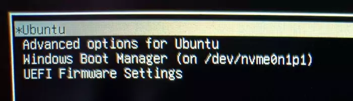 You can select: Ubuntu, Advanced options for Ubuntu, Windows Boot manager (on /dev/nvme0n1p1), or UEFI Firmware Settings